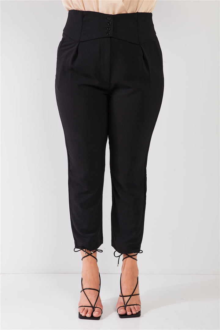 Junior Plus Black High-Waisted Classic Pegged Pants